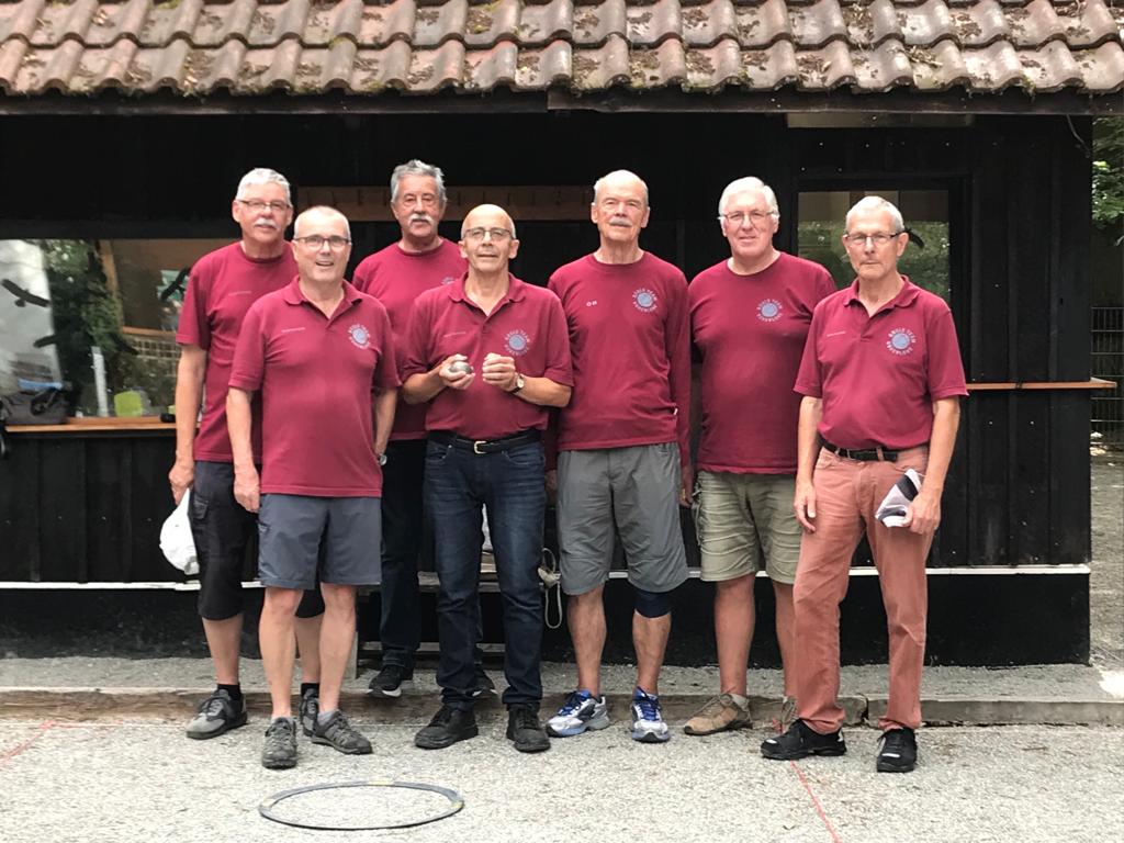 Read more about the article Boule Team 3 feiert Saisonabschluss